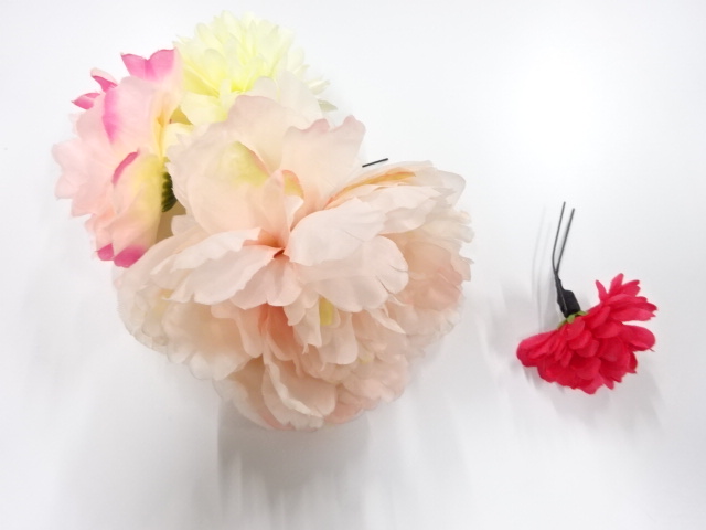 JAPANESE KIMONO / ANTIQUE HAIR ACCESSORY SET